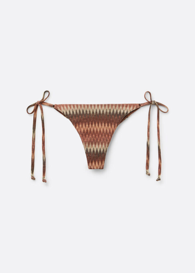 Calcinhas brasileiras de banho com padrão chevron dourado