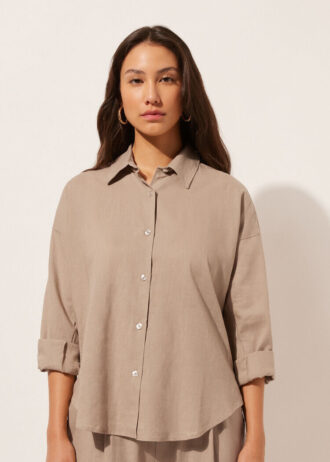 Camisa curta de linho e viscose