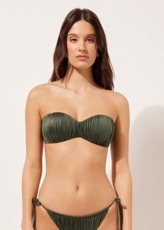 Top de biquíni bandeau com enchimento graduado em cetim brilhante